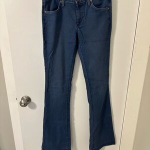 New without tags. Never worn. Super soft!